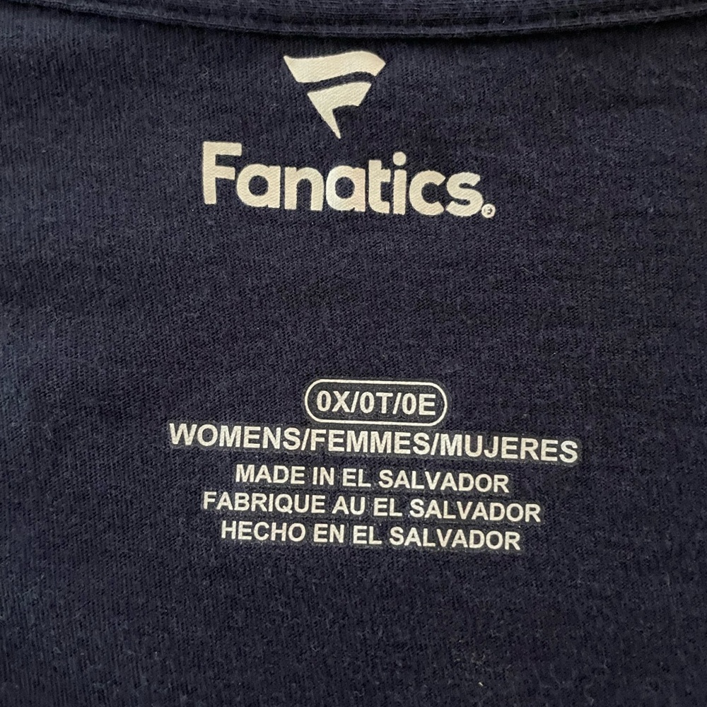 Seattle Kraken Fanatics Women's Primary Logo Team V-Neck T-Shirt - Deep Sea Blue - Picture 4 of 6